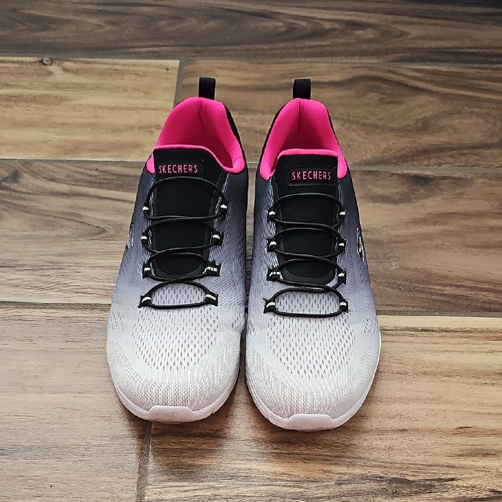 Skechers Women's Black and Pink Gradient Sneakers